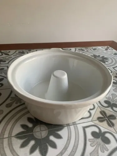 FORMA DE LOUÇA PARA BOLO