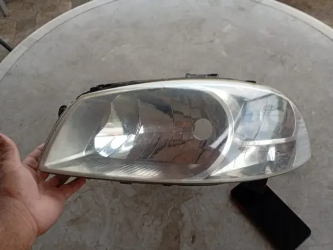 Farol para Fiat Strada e outros,