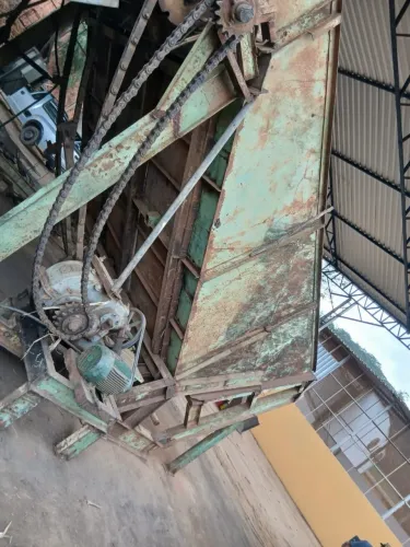 Mesa alimentadora para engenho de pequeno e médio porte