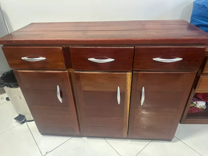 Balcão 3 portas e três gavetas