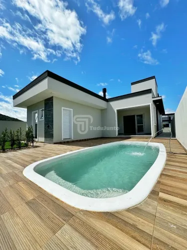 Casa 3 Quartos com 1 Suíte e 175m² - Vila Becker