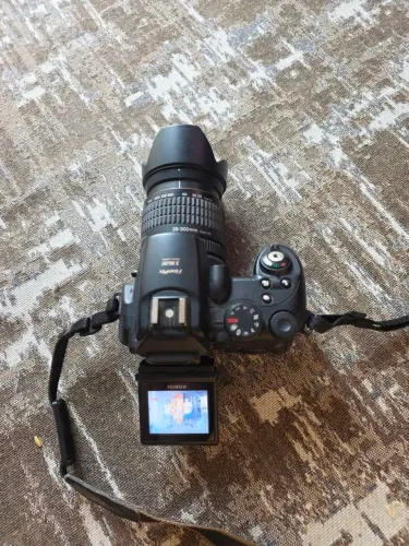 Câmera Fujifilm FinePix S9600 + Cartão 1GB + Pilhas + Carregador + Bolsa
