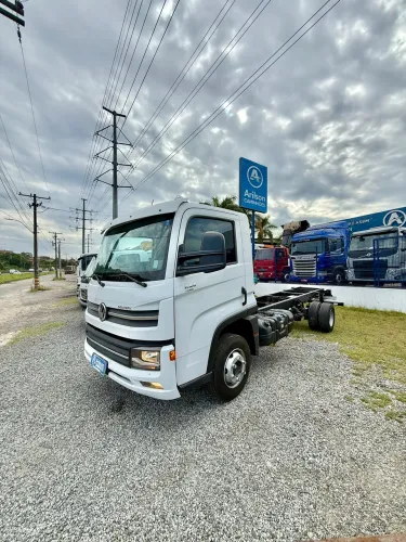VW 11.180 PRIME 4x2 2022/2023 CHASSIS ( SOMOS LOJA )