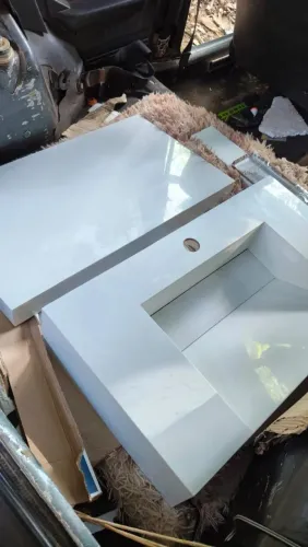 Pias esculpidas em porcelanato sob medida