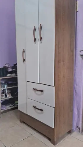 GUARDA ROUPA INFANTIL,  BEM CONSERVADO,  200 REAIS. 