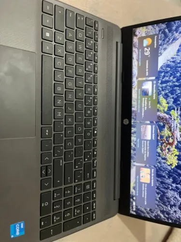 ?Processador Intel Core i5 1334U ?8GB de memória RAM