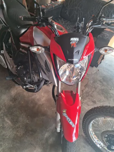 Titan 160 ano 2022 com apenas 21.700 km rodados
