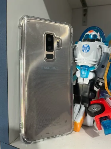 Sansung Galaxy S9 Plus R$ 750,00.