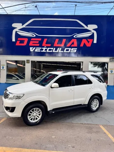 Toyota Hilux SW4 SR 4X2 2.7/2.7 Flex 16V Mec. 2015