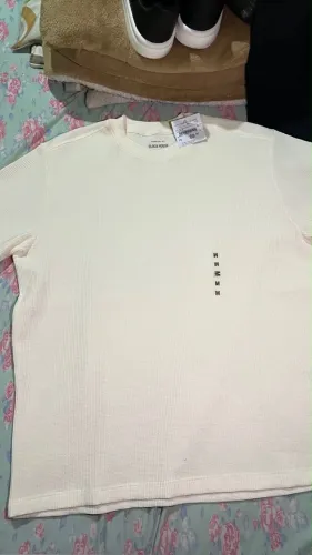 camiseta branca estilo zara