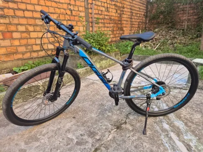 Oggi Big Wheel 7.0 MTB - 18v - Aro 29 - Suspensão ProShock - Freio e Relação SHIMANO
