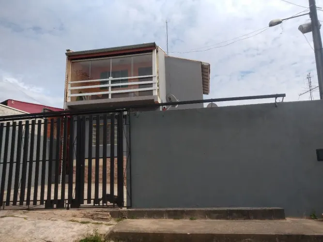 Vende-se sobrado clube santa clara