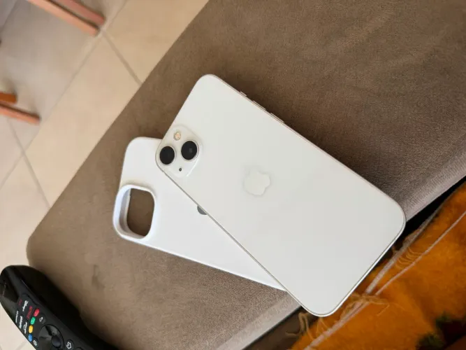 Iphone 13 128gb, sem marcar de uso (usado sempre com capinha)