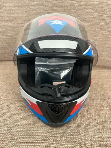 Capacete na caixa
