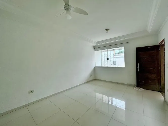 Casa à venda nas Astúrias no Guarujá, SP | QVista Inteligência Imobiliária Guarujá