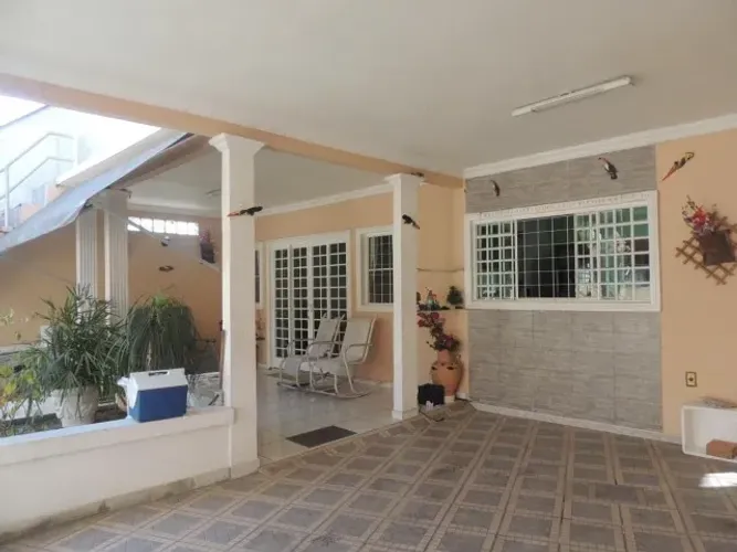 Vende-se casa no anil