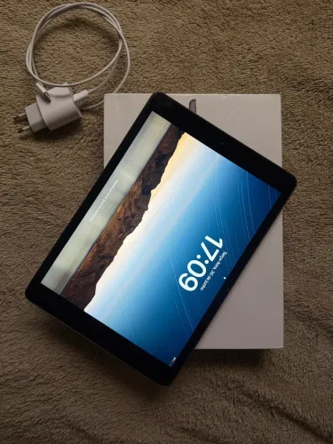 ipad 7th geração 32GB - Cinza Escuro ZERO DETALHES.