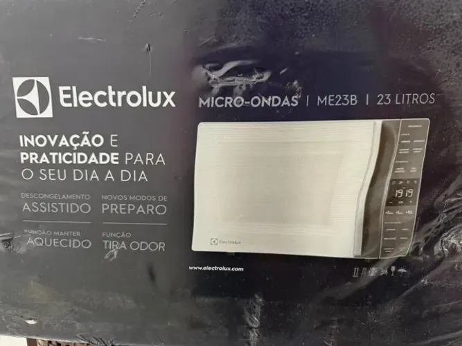 [LACRADO] Micro-ondas Electrolux ME23B 220v