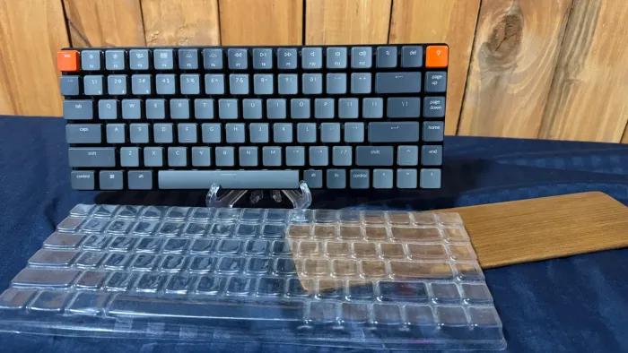 Keychron K3 V2 Switch Red + apoio de pulso original em madeira