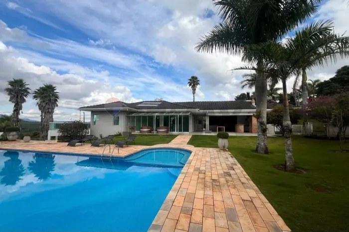 Locação - Residência de luxo com 5 suítes e lazer completo última oportunidade