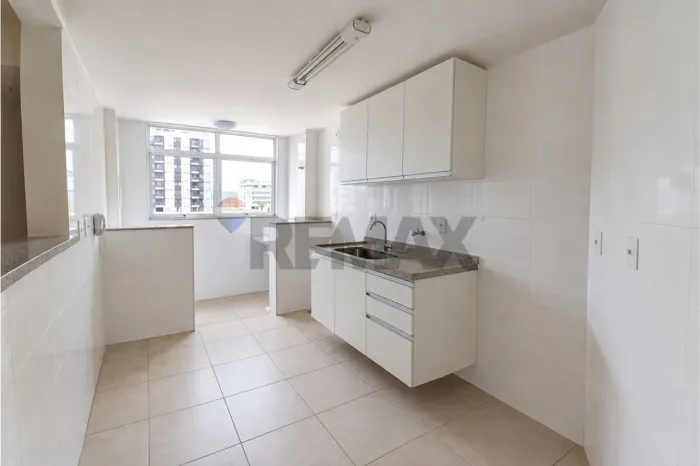 Apartamento com 1 quarto e 1 vaga de garagem no Centro