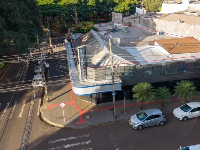 Ponto comercial/Loja/Box para venda possui 652 metros quadrados em Zona 05 - Maringá - Par