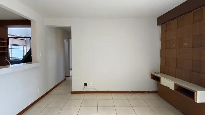 Cobertura com 3 quartos, 2 vagas e área gourmet no Centro para locação
