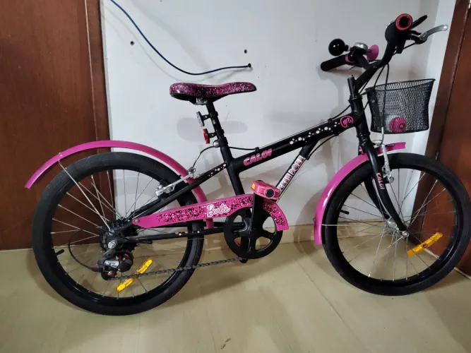 Bicicleta Caloi Barbie 7 marchas aro 20
