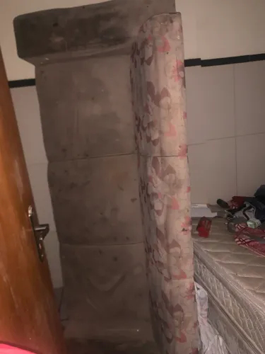 Vendo sofá de 3 lugares por 70$. Todo bom só precisa de uma limpeza geral