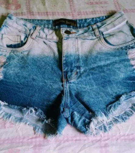Short jeans feminina