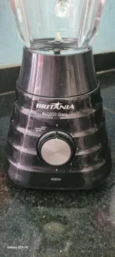 Liquidificador Britania 900W copo de vidro