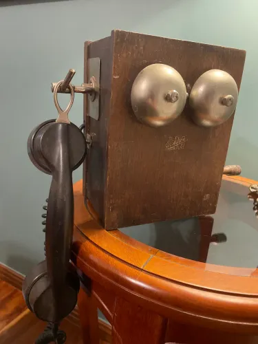 Telefone de parede antigo vintage retrô marca LM Ericsson
