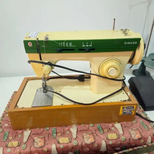 Maquina de costura Singer modelo 966