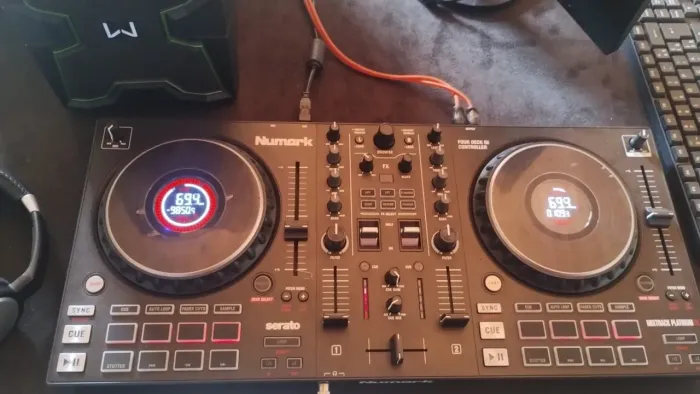 Controladora Numark Platinum FX
