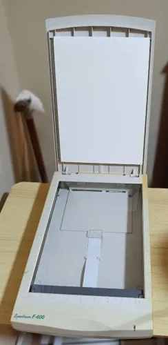 Scanner AOC F600