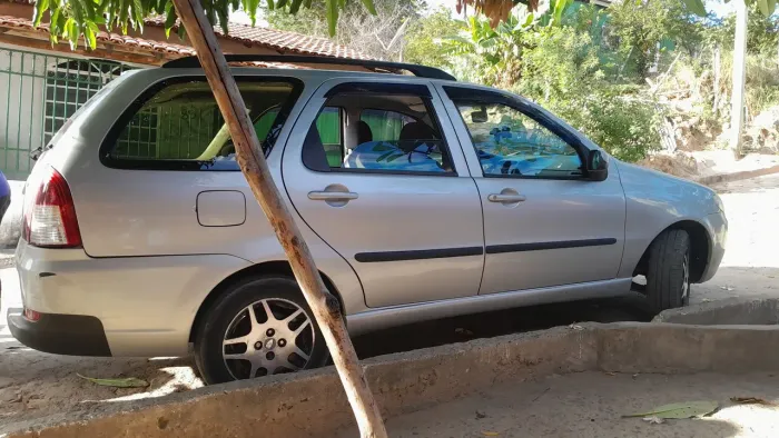 Fiat Palio Weekend HLX 1.8 MPI Flex 4P 2005