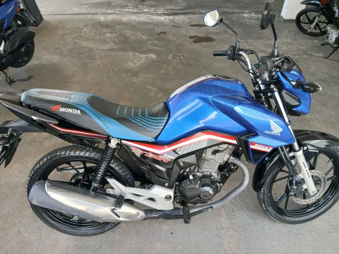 Moto de garagem pouco usada somente 18.000 km