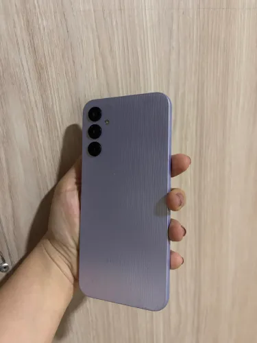 Samsung A14 prata