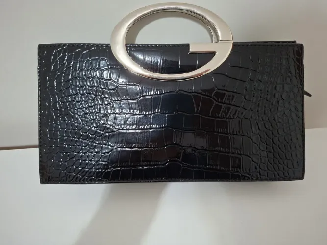 Bolsa em material sintético