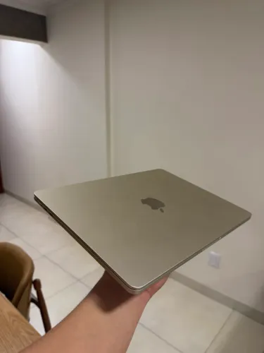 MACBOOK AIR M4 13? 16/256 SEMI NOVO