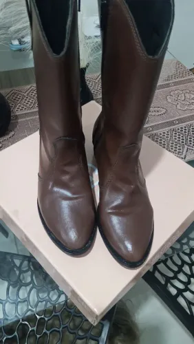 Bota marrom