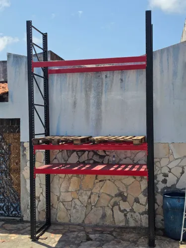 Prateleira porta palet reforçada