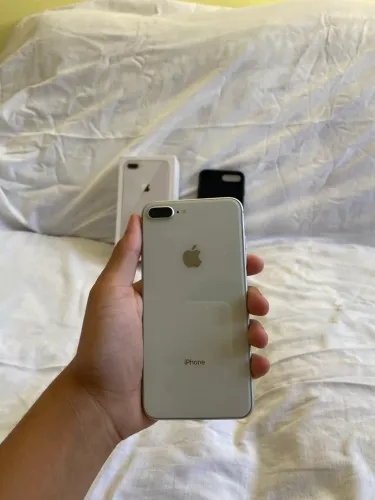 iPhone 8 Plus 100% de bateria