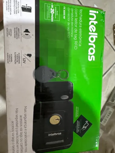 Fechadura eletrônica com leitor de tag RFID