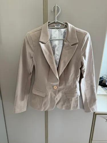 Blazer feminino curto bege P