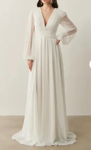 Vestido off white longo decote em V