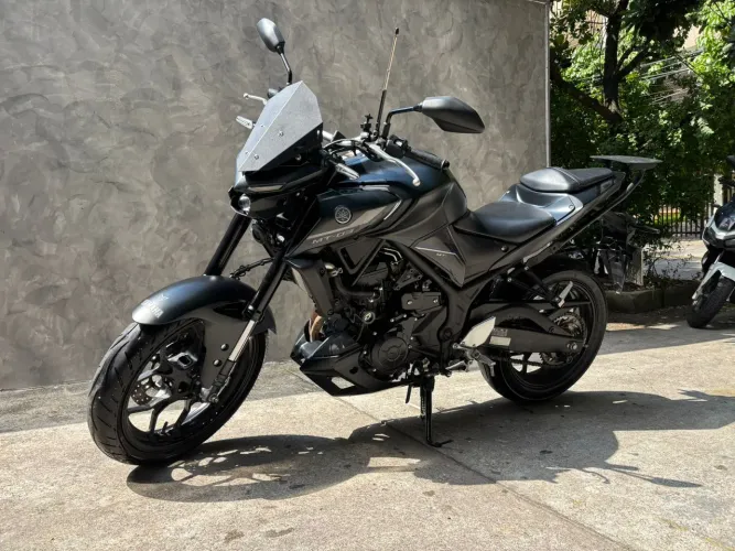 YAMAHA MT03 