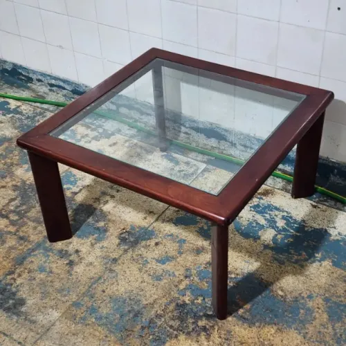 Mesa Baixa Quadrada 70cm x 70cm x 40cm Usada