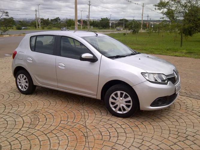 Peças Renault Sandero disponível