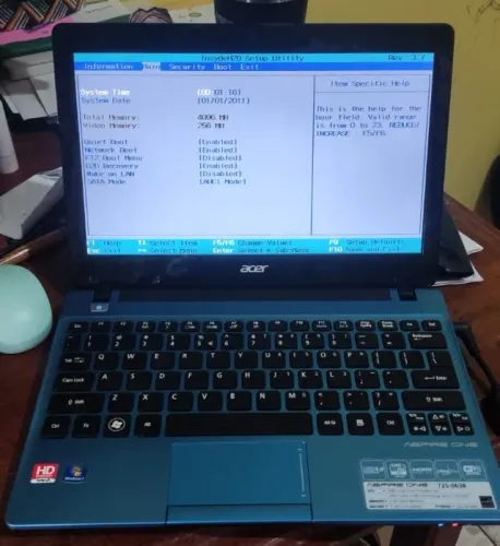 Netbook Acer Aspire 725-0638 Tela 11.1 4GB funcionando
